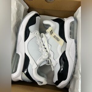 Jordan MA2 Size 8.5 New in Box